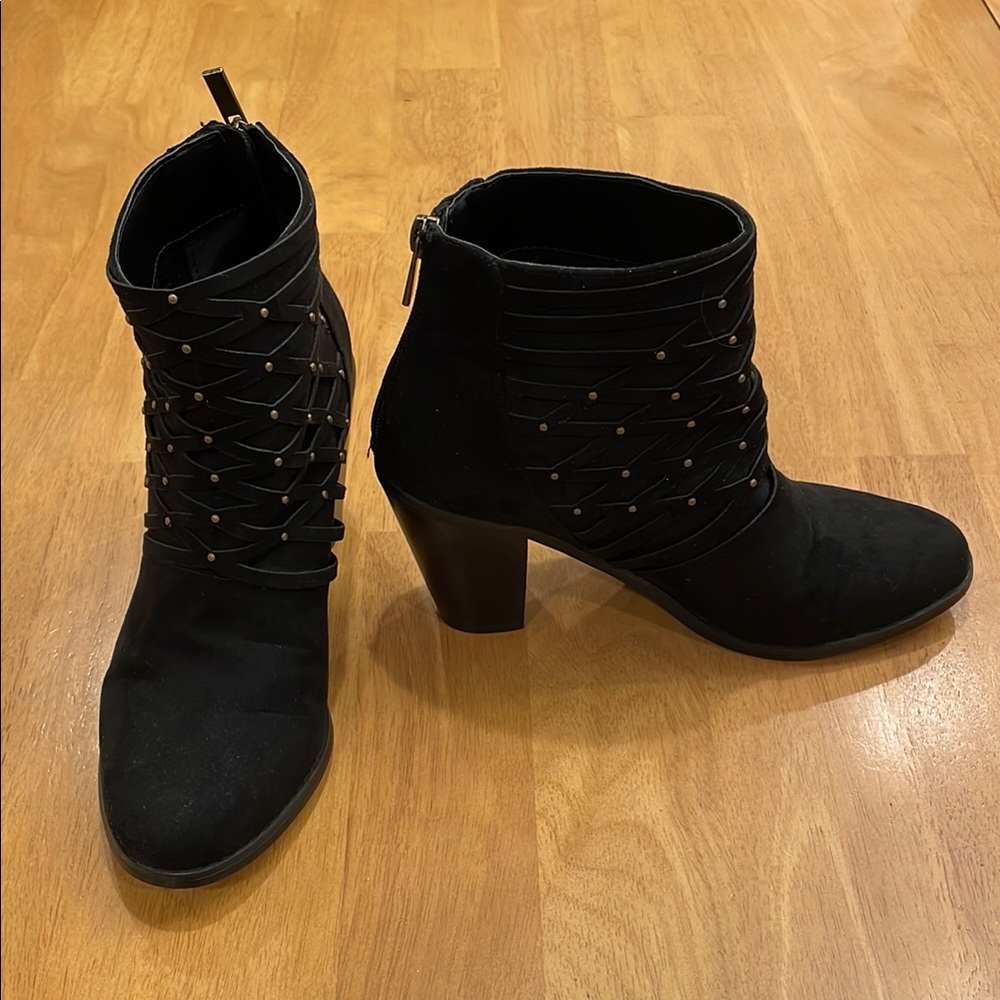 Ankle Boot Netanya Chunky Heel Lattice Stud Black Zipper back Size 8.5 Justfab